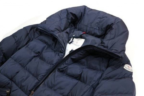 モンクレールのダウン