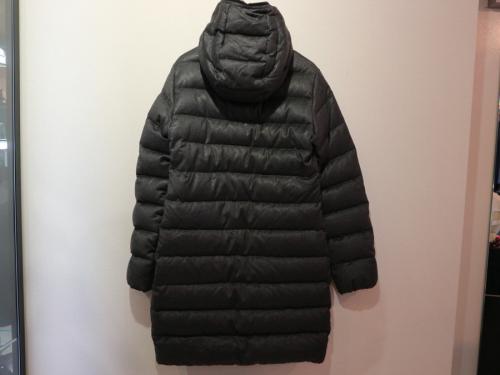 デュベティカのダウンコート