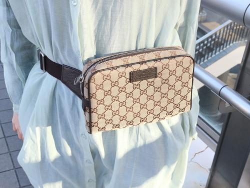 美品【GUCCI／グッチ】GGキャンバス柄のウエストボディバッグが