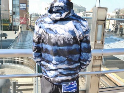 アルマーニのナイロンパーカー