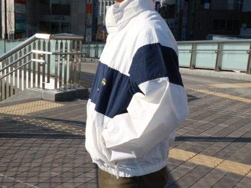 古着アイテムのライトアウター