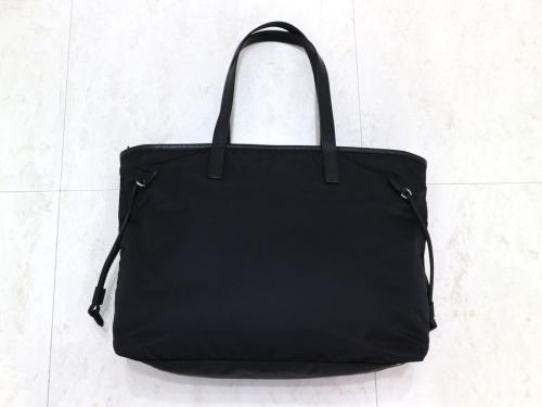 プラダのバッグ