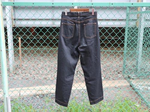 サージのTACK JEANS