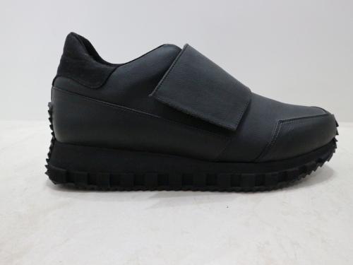 ロンバートのスニーカー