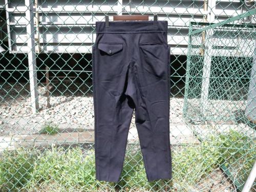 トーガ プルラの刺繍側章スラックス