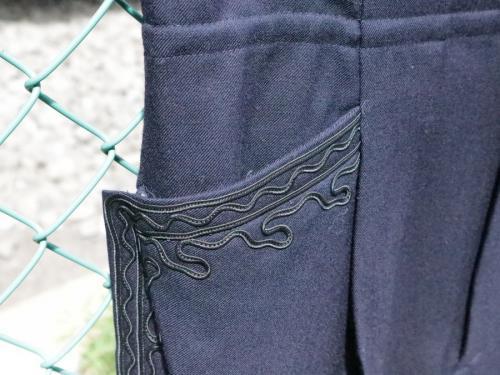 刺繍側章スラックスのARCHIVES