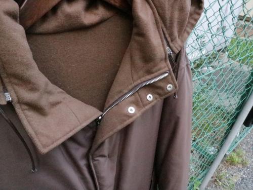 カシミヤダウンジャケットのリバーシブルダウンジャケット