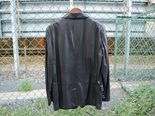 ヴェルサーチのテーラードジャケット