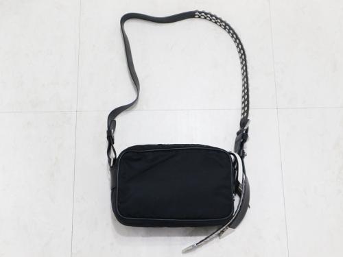 プラダのナイロンショルダーバッグ