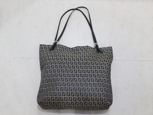 フェンディのズッカ柄