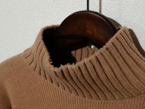 ウールオーバーサイズハイネックニットプルオーバーの20WKN005