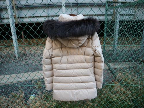 タトラスのポーランドラクーンファーダウンコート