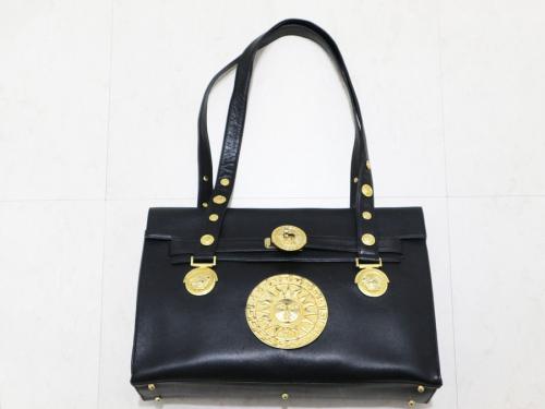 VERSACE　のヴェルサーチ