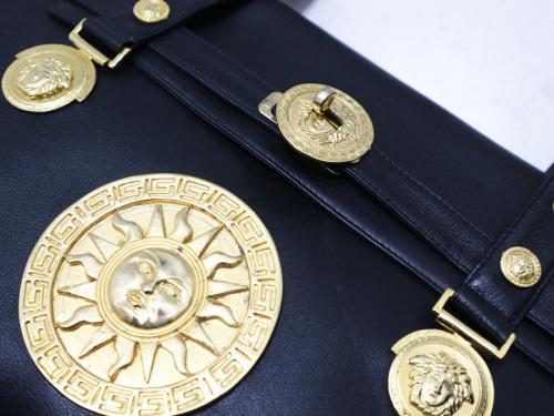 ヴェルサーチのGIANNI VERSACE