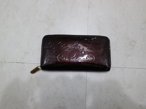 ルイ ヴィトン　のジッピーウォレット