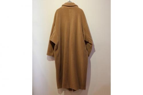 ゼロエイトサーカスのボアダブルブレストコート