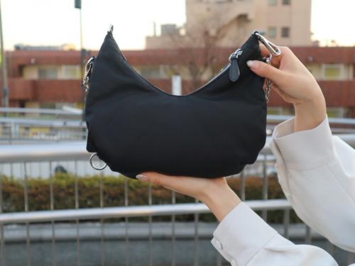 プラダのRe Edition 2006 ナイロンバック