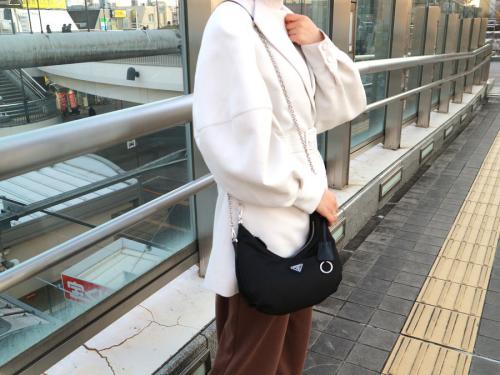 Re Edition 2006 ナイロンバックのショルダーバッグ