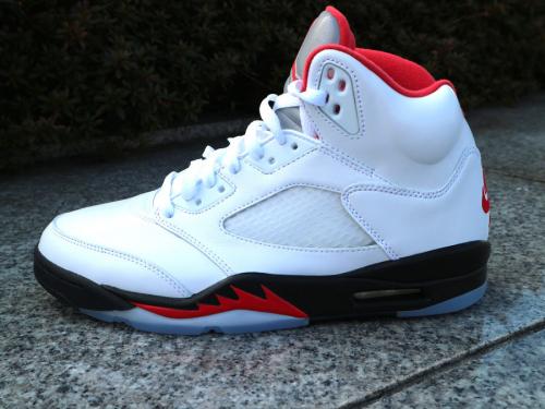 AIR JORDAN 5 RETRO（エアジョーダン レトロ5）のエアジョーダン
