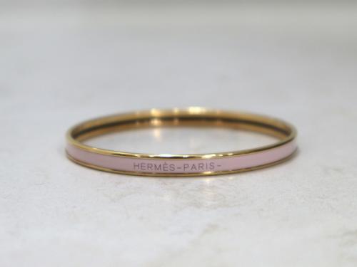 ブレスレットのバングル