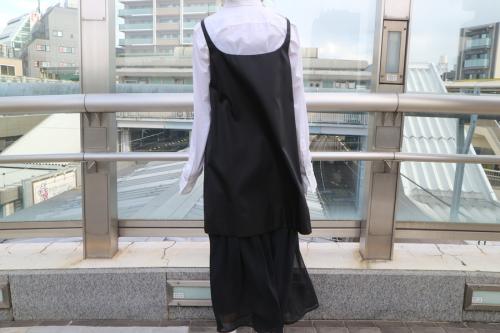 プラダのトライアングルロゴミニドレス