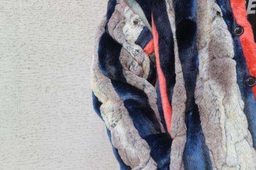 オーバーサイズマルチカラーエコファージャケットのOversized Multicolor Faux Fur Jacket