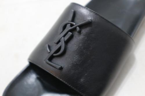 サンダルのイブサンローラン