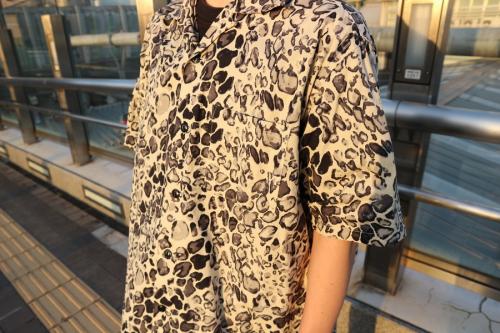 オープンカラーシャツのメンズ