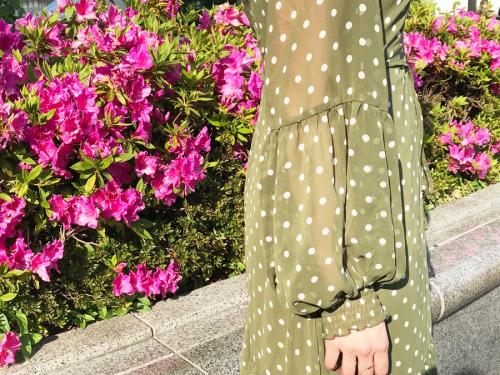 ギャザーフラワードレス