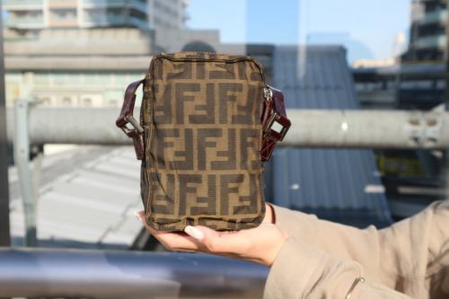 フェンディのショルダーバッグ