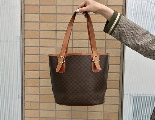 セリーヌのトートバッグ