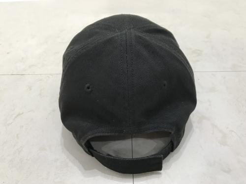 バレンシアガのキャップ