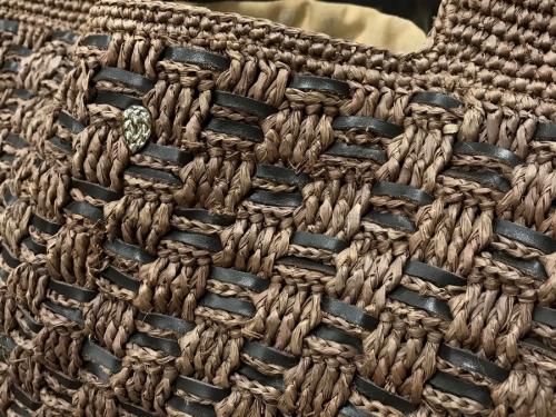 カゴバッグのラフィア