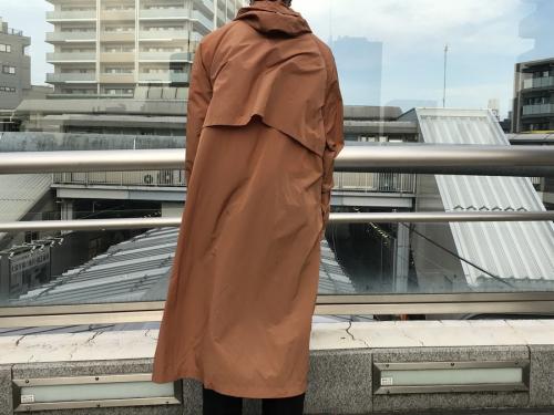 ベータ ポストのパッカブルコート