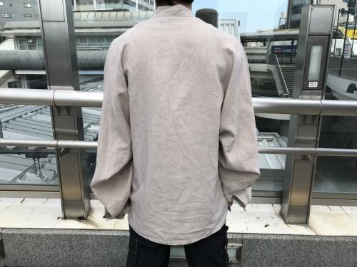 サンシーのリネンシャツ