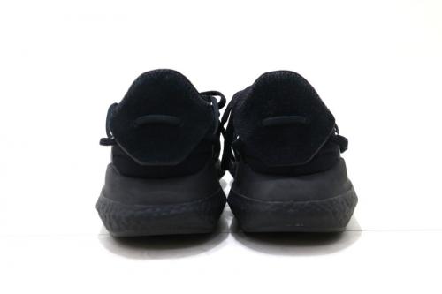 ワイスリーのローカットスニーカー