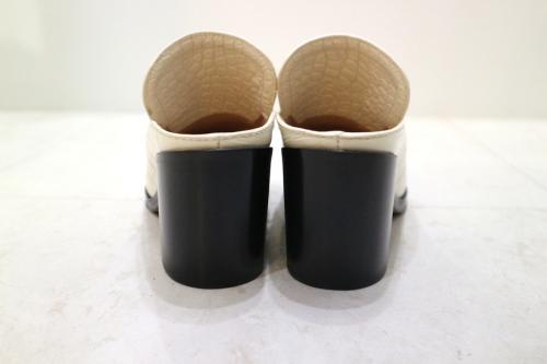 ボッテガベネタのミュール