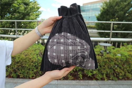 オム プリッセ イッセイ ミヤケの巾着