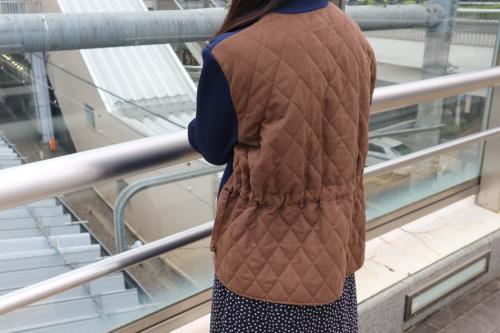 アキラナカのキルトコンビタートルネックニット