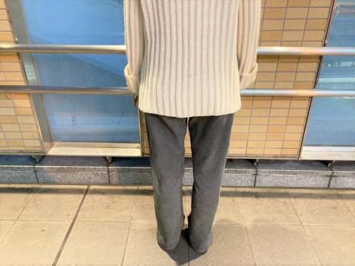 オーラリーのパンツ