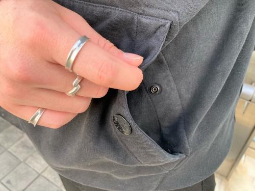 シュプリーム×ストーンアイランドのパーカー