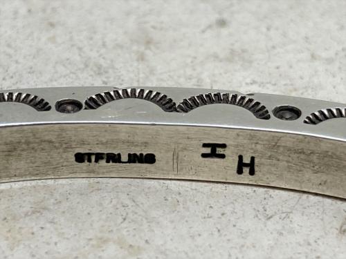 バングルのブレスレット