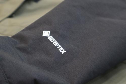 マウンテンライトジャケット