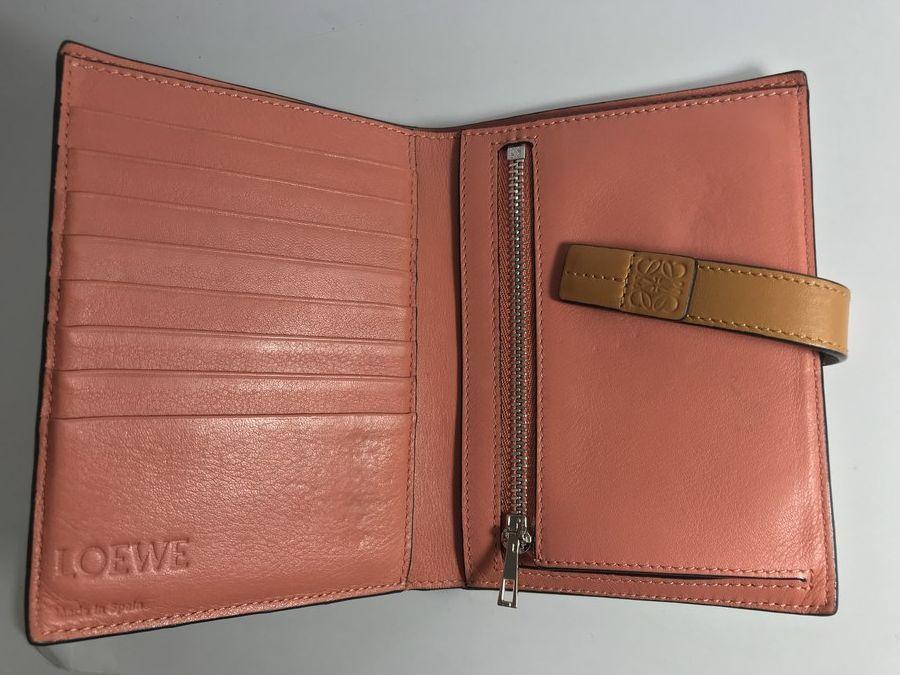 【LOEWE/ロエベ】より バーティカルウォレットミディアムをお買取り致しました。[2021.05.27発行]｜トレファクスタイル大泉学園店