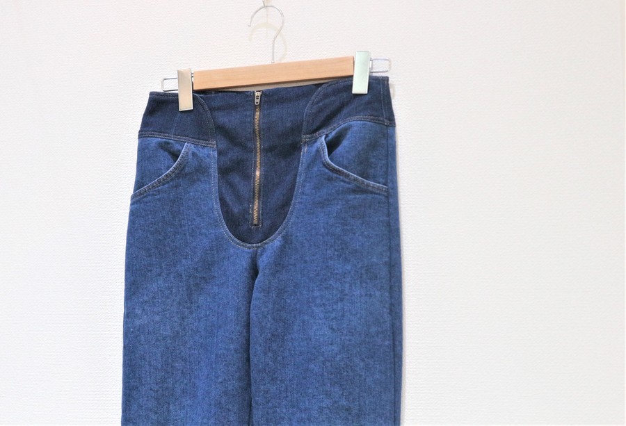 77circa/ナナナナサーカ」より、一味違ったリメイクパンツのご紹介