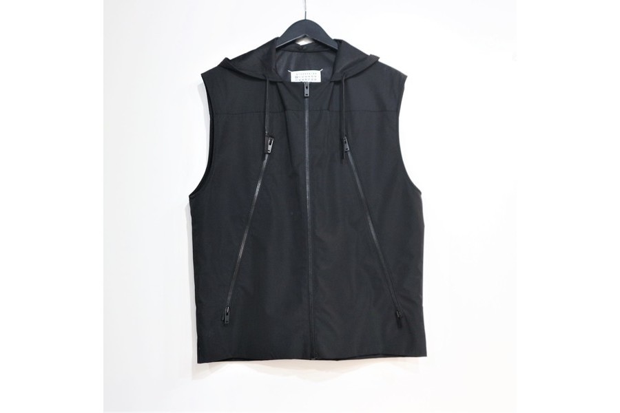 マルタンマルジェラ 10 中綿 パファーベスト ブラック 黒 10番 入荷速報！【Martin Margiela 10】八の字フーデッドベスト入荷致しまし