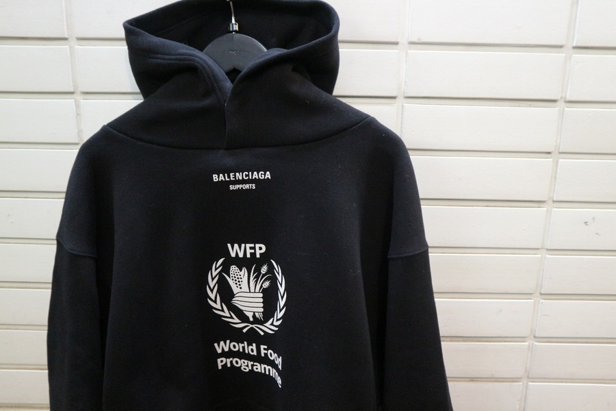 バレンシアガ（BALENCIAGA）WFP プルオーバーパーカー-