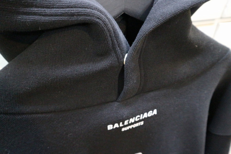 BALENCIAGA/バレンシアガ】からWFPプルオーバーパーカー入荷です BALENCIAGA/バレンシアガ】からWFPプルオーバーパーカー入荷です
