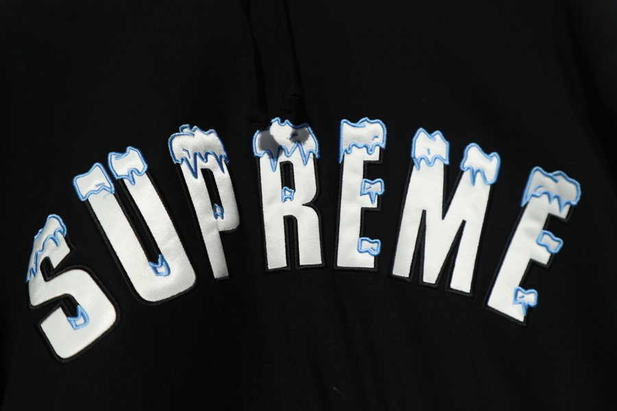 SUPREME/シュプリーム】からIcy Arc Hooded Sweatshirt買取致し