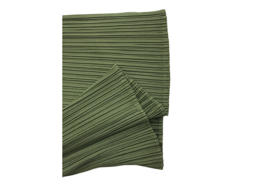 NEW COLORFUL BASICS 4 – isseymiyake.com